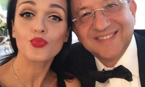 «Это ее отец?»: Старик-муж певицы Славы шокировал соцсети