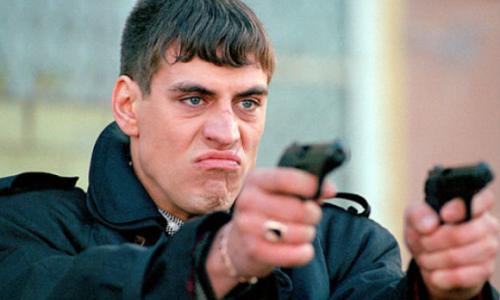 Дюжев спас 17-летнего зрителя: парня за кулисами била охрана из-за селфи