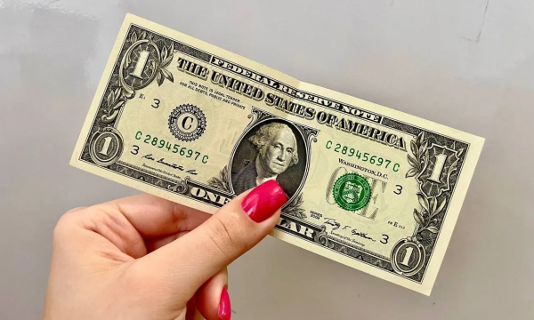 Экономист посоветовал купить валюту до 5 декабря